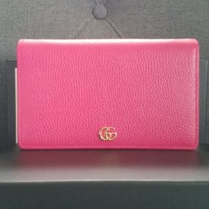 Gucci Marmont wallet on a chain